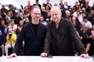 Poezija slušanja, umetnički krimić i odiseja kroz kinesku istoriju: O filmovima „Sentimentalne vrednosti“ Joakima Trira, „The Mastermind“ Keli Rajhard, „Vaskrsenje“ Bi Gana