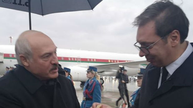 Pogača i so za Lukašenka na beogradskom aerodromu