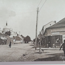 Pogled uz Glavnu ulicu pored Saborne crkve, oko 1915.