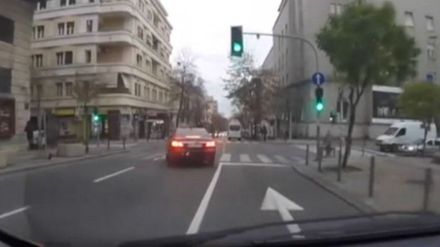 Pogledajte kako vozači u Beogradu krše pravila