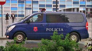 Pogranični policajci Kosova pucali na kombi kragujevačke registracije