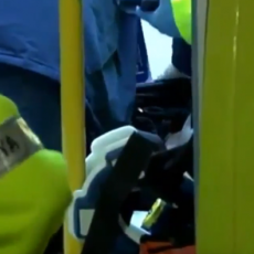 Pojavio se UZNEMIRUJUĆI snimak kako odvoze policajca, još se ne zna ZVANIČAN uzrok smrti (VIDEO)