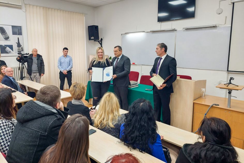 Pokrajinski sekretar uručio diplome studentima na Visokoj tehničkoj školi