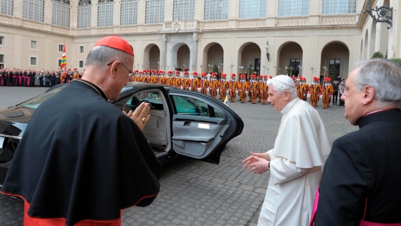 Pokrenuta istraga o seksualnom zlostavljanju za koje je znao bivši papa
