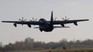 Pokrenuta provera vojnih baza u Britaniji, propalestinski aktivisti isprskali crvenom bojom dva vojna aviona