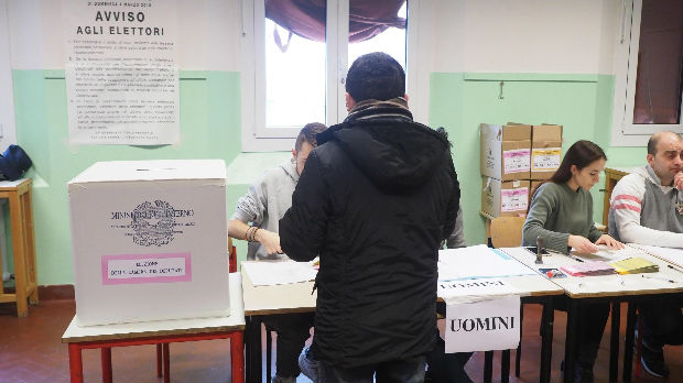 Pokret Pet zvezdica vodi na izborima u Italiji