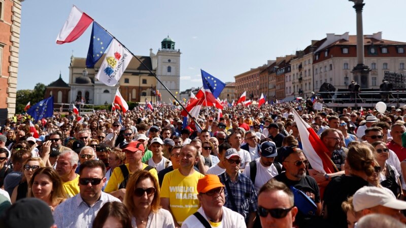 Pola miliona demonstranata na ulicama Varšave, tvrdi poljska opozicija