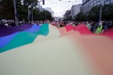 Polemika koja traje: Da li je neophodno održavanje Parade ponosa u Beogradu? VIDEO/ANKETA