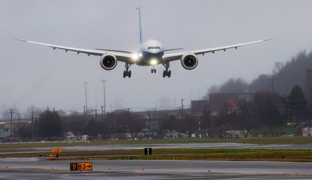 Poleteo najveći dvomotorni putnički avion-Boing 777X