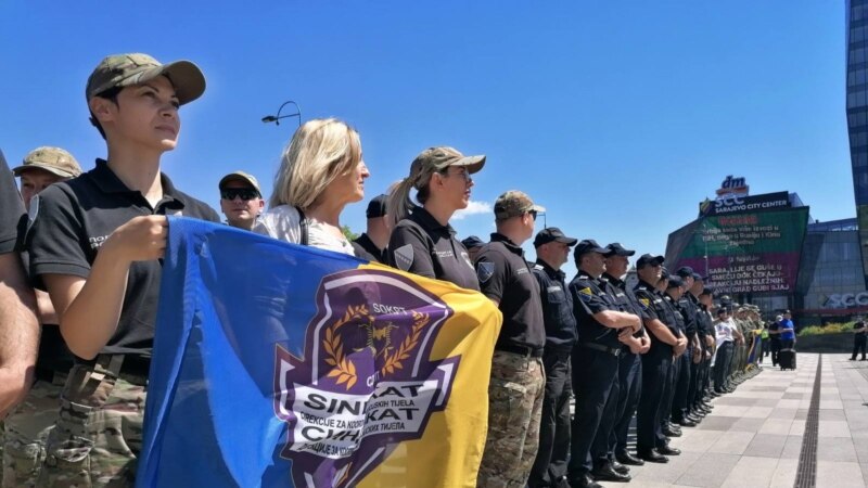 Policajaci nezadovoljni platama na protestu u Sarajevu
