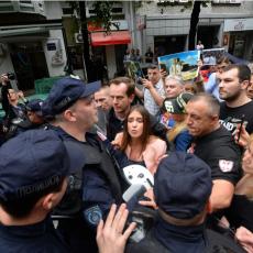 Policija ČUVA MIRDITU u Beogradu i blokira prolaz građanima sa parolom Ovo je Srbija! (FOTO/VIDEO)
