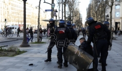 Policija Pariza u pripravnosti zbog konvoja protiv zdravstvene propusnice (VIDEO)