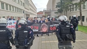 Policija: Preduzećemo bezbednosne mere na skupu građana ispred Skupštine Vojvodine