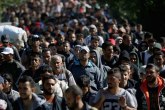 Policija iscrpljena, a na ulicama više oko 7.000 migranata
