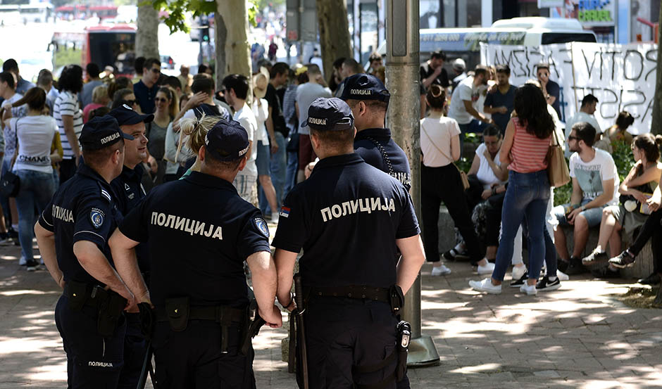 Policija slavi - Beograd za vikend zaključan