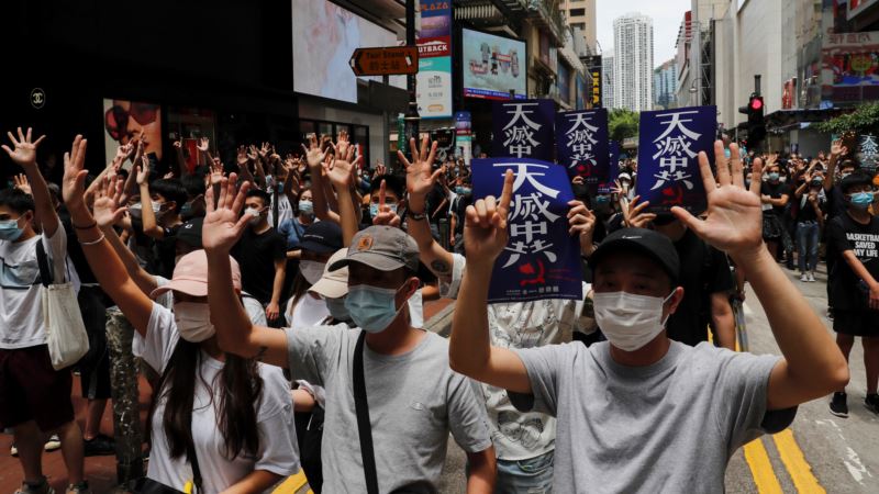Policija u Hong Kongu ispalila suzavac na demonstrante 