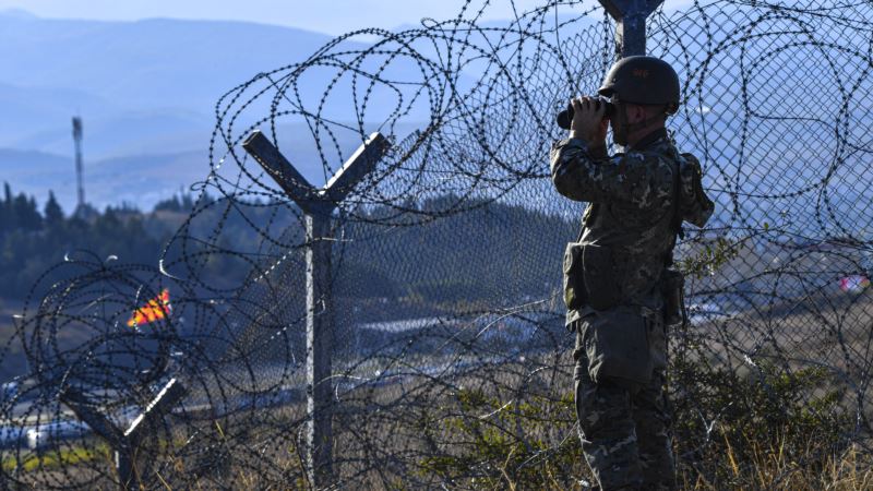 Policija u Sjevernoj Makedoniji pronašla 40 migranata u kombiju