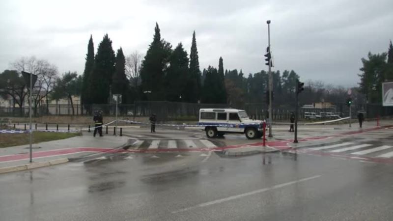 Policijski uviđaj nakon napada na ambasadu SAD