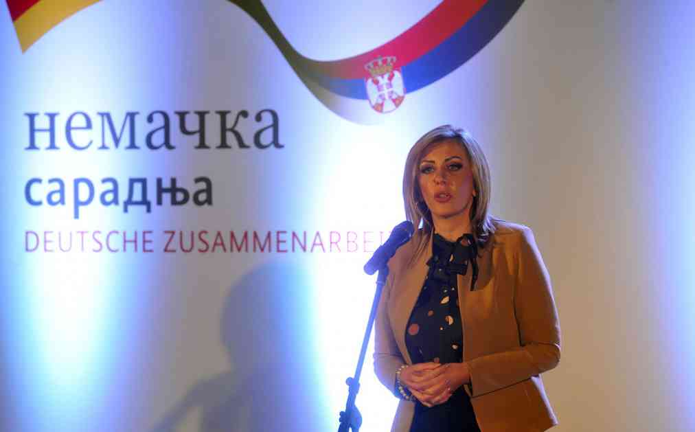 Politika proširenja nije prioritet EU, ali Srbija napreduje