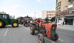 Poljoprivrednici Srbije zbog niske cene suncokreta blokirali most na Moravi, protesti i u ...