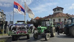 Poljoprivrednici blokirali centar Bogatića: Protest protiv stanja u agraru i ponašanja Ministarstva