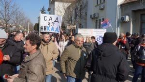 Poljoprivrednici blokirali centar Bogatića zbog saslušanja ljudi koji su učestvovali u protestima protiv litijuma