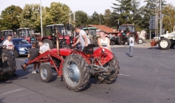 Poljoprivrednici ostaju u Velikoj Plani da sačekaju pisanu potvrdu o dogovoru sa Vladom