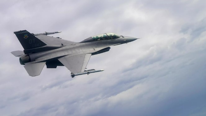 Poljska: Spremni smo da Ukrajini isporučimo avione F-16 nakon što se donese zajednička odluka zemalja NATO-a