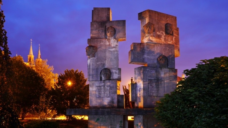 Poljska srušila sovjetski ratni spomenik