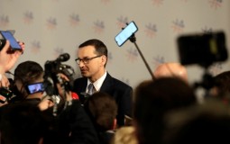 
					Poljski premijer optužio Moskvu da oživljava staljinističku verziju istorije 
					
									