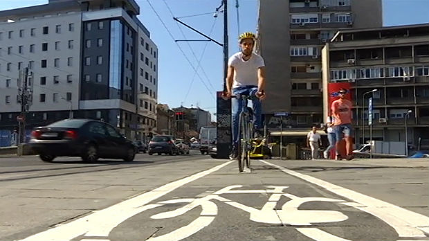 Polovina Beograđana se vozi javnim prevozom, nema uslova za bicikl