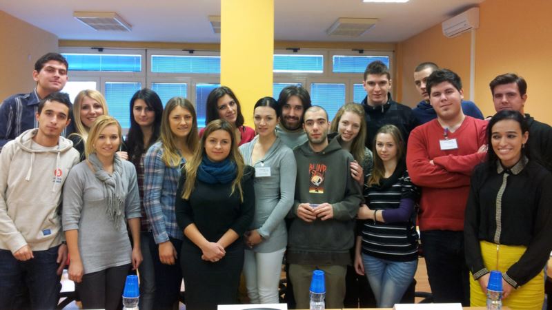 Polovina mladih želi da napusti Crnu Goru: Svejedno, bilo koji posao