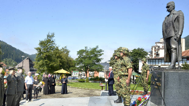 Položeni venci na spomenik Petru Bojoviću u Novoj Varoši