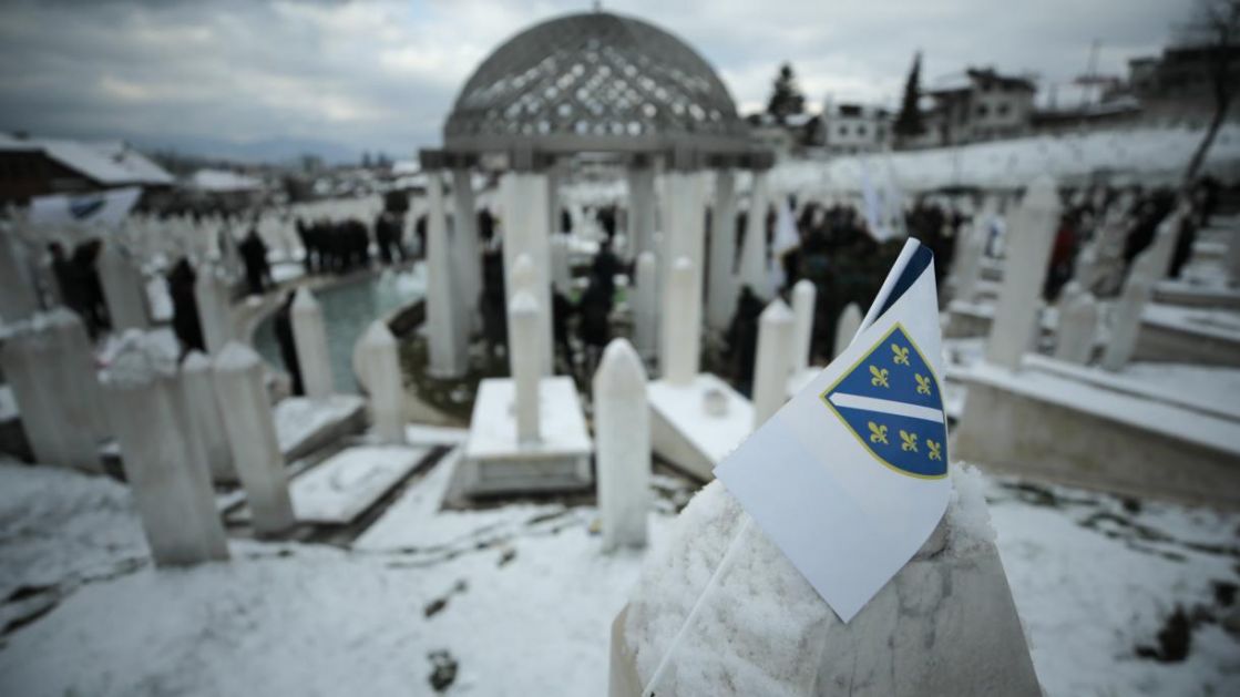 Položeno cvijeće na Šehidskom mezarju Kovači povodom Dana nezavisnosti BiH