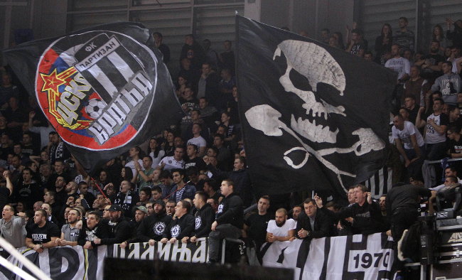 Poluvreme - Prvo prazan hod, pa pravi Partizan, navijači sad hvale igrača kog su do juče kritikovali (TVITOVI) (video)