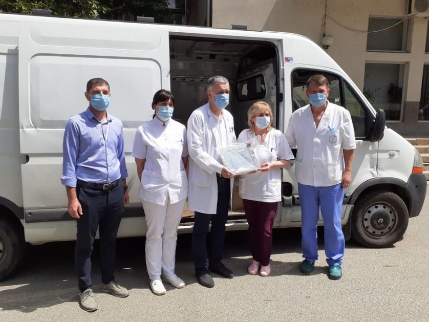 Pomoć za KBC Kosovska Mitrovica - Fondacije Novak Đoković i Delije donirali respiratore i kliničke monitore