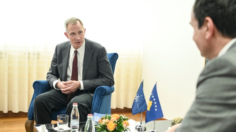 Pomoćnik sekretara NATO u Prištini pozvao Kosovo i Srbiju na deeskalaciju