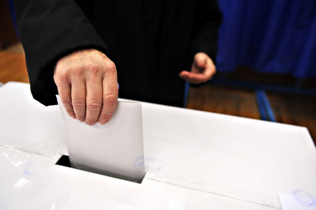 Ponestali glasački listići u Prištini
