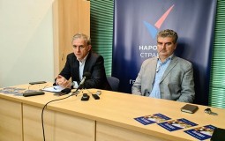 
					Ponoš: Vučićeva dilema muči vlast pred lažne izbore 
					
									