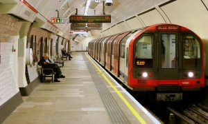 Ponovo PANIKA u Londonu, metro zaustavljen!