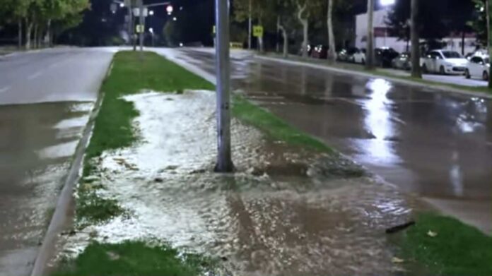 Ponovo havarija i poplava na Bulevaru Nemanjića – isti kvar, isto mesto, nedelju dana kasnije