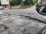 Ponovo ispucao asfalt u Kovanlučkoj ulici u Nišu