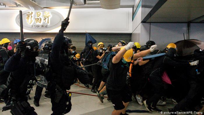 Ponovo nasilje na protestima u Hongkongu