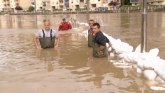 Poplave na Balkanu: Izlile se reke širom regiona, najkritičnije u Bosni i Hercegovini i Hrvatskoj, policajci nosili ljude u Novom Sadu