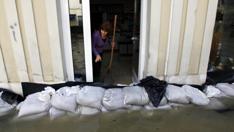 Poplave na jugozapadu Hrvatske, evakuacije i nestanak struje