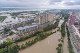 Poplave prave haos: Kineska podmornica na ulici, u mulju, uništena VIDEO