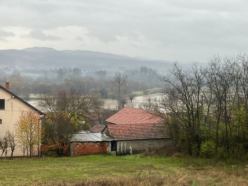 Poplave u Pavlovcu, Rataju i Ćukovcu: Zatvoreni mostovi zbog bezbednosti
