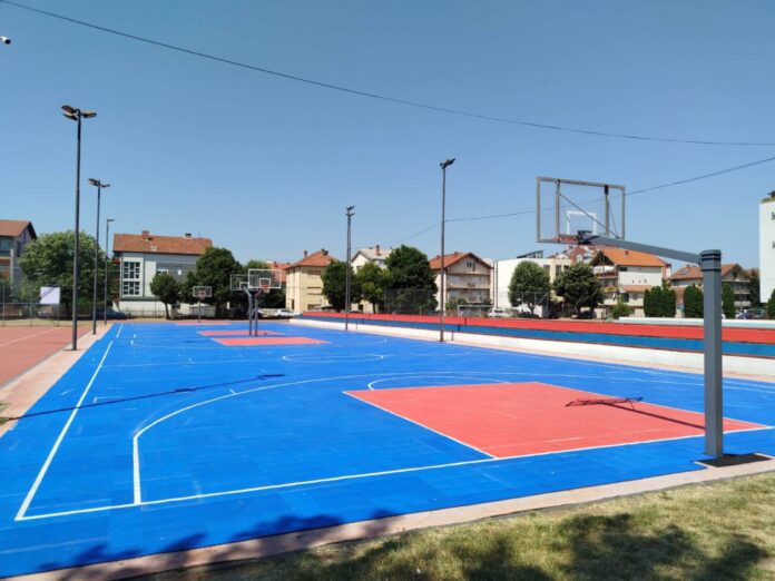 Popravljeni koš i teren u školi u Nišu