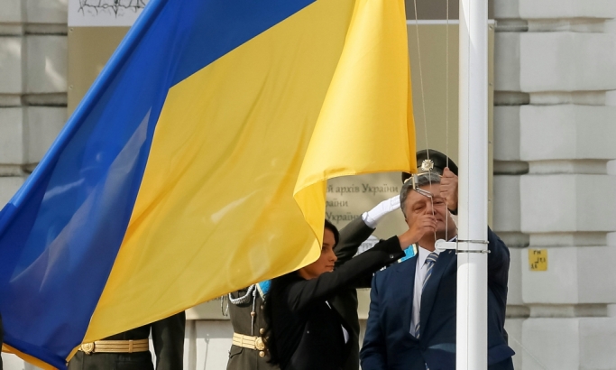 Porošenko: Ukrajinska zastava nad Donjeckom i Krimom