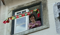 Portugalci pesmom s prozora obeležili godišnjicu zbacivanja fašističke diktature